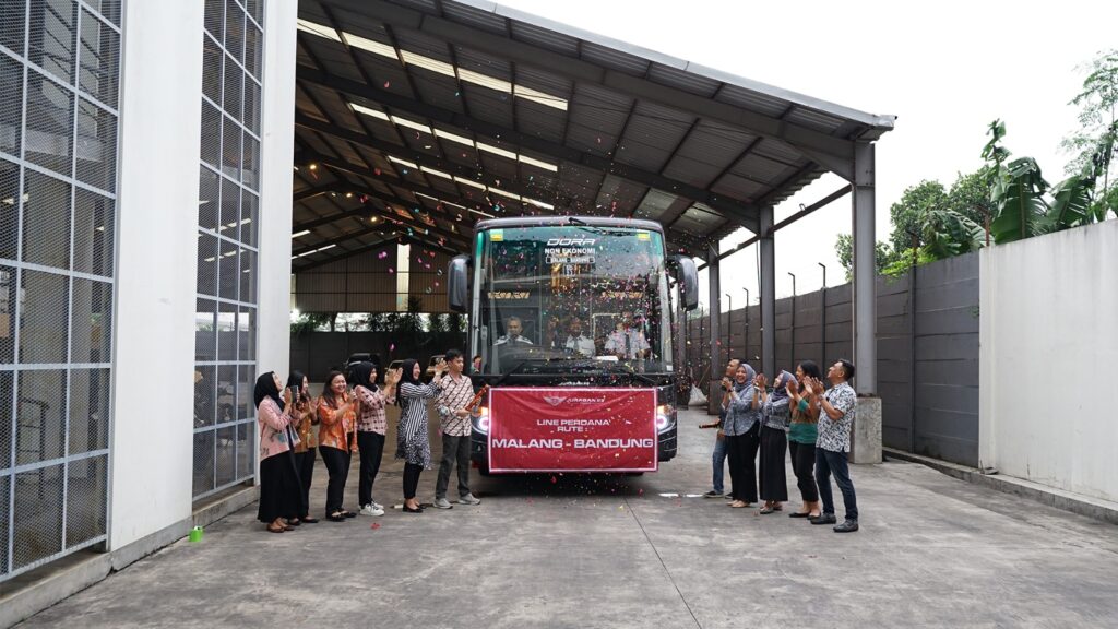 Komit Layani Permintaan Pelanggan, Bus Juragan99 Trans Buka Dua Trayek Baru Malang – Bandung (PP) dan Surabaya – Denpasar (PP) dengan Pelayanan Premium 2 WhatsApp Image 2025 02 25 at 09.50.26
