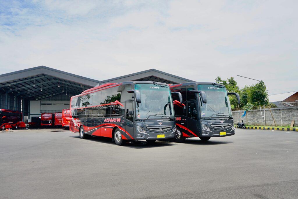 Gercep Hadapi Musim Libur Lebaran 2025, Juragan 99 Trans Kenalkan 4 Unit Bus Baru Untuk Angkutan Mudik 2 WhatsApp Image 2025 02 25 at 10.44.28
