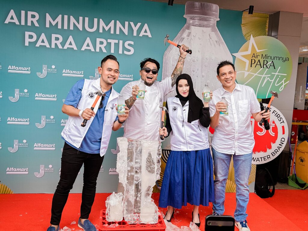 Lebih Dekat Dengan Pelanggan, Jiwater Hadir di Alfamart Dengan Harga Istimewa 1 WhatsApp Image 2025 06 14 at 18.42.06