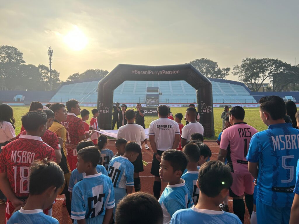 Mantan Pemain Timnas Hingga Walikota, Meriahkan Turnamen Sepak Bola Kemerdekaan MS Glow For Men di Stadion Gajayana Malang 1 WhatsApp Image 2025 08 24 at 09.13.01