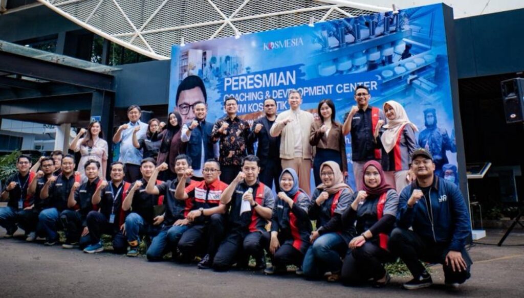 Kosmesia, Pabrik Maklon Kosmetik Milik J99 Corp. Rayakan HUT KE-7 Dengan Peresmian Coaching and Development Centre UMKM 1 WhatsApp Image 2026 01 19 at 09.50.55 1